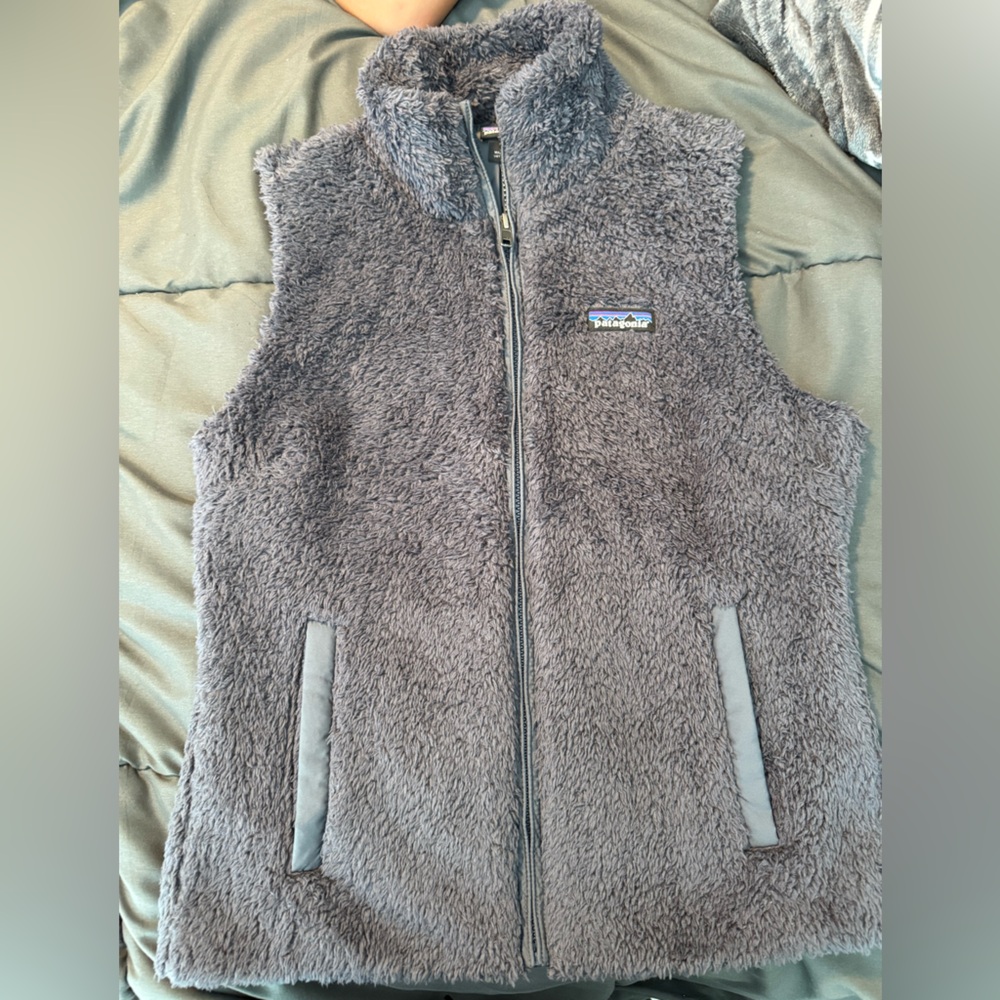Patagonia Women’s Fleece Vest in Charcoal